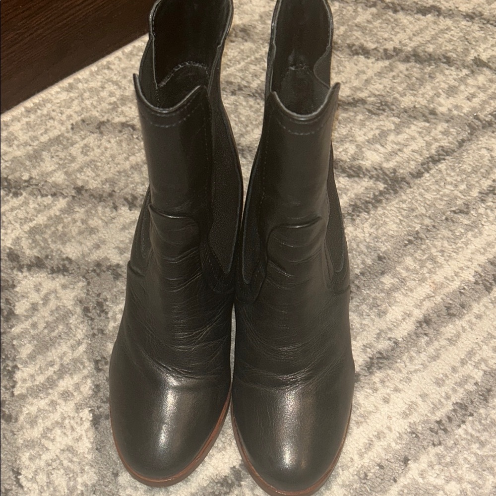 Ted Baker London Black Ankle Boots with Sleek Design